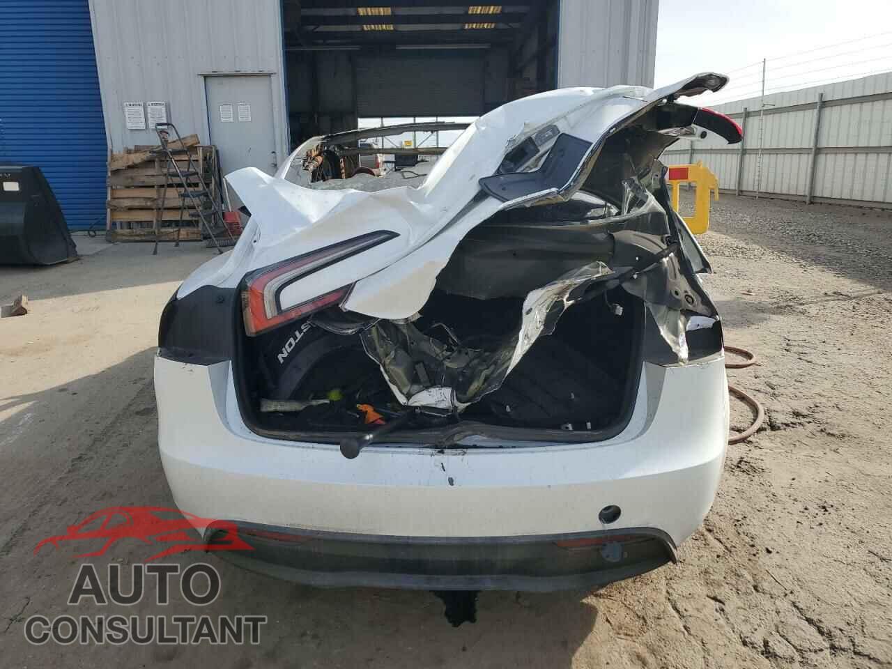 TESLA MODEL 3 2024 - 5YJ3E1EA9RF858023