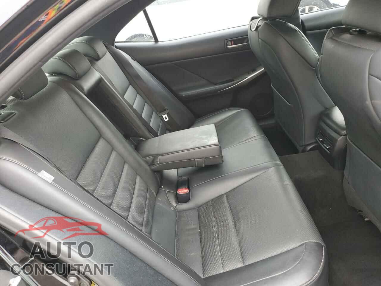 LEXUS IS 2017 - JTHBA1D2XH5053177