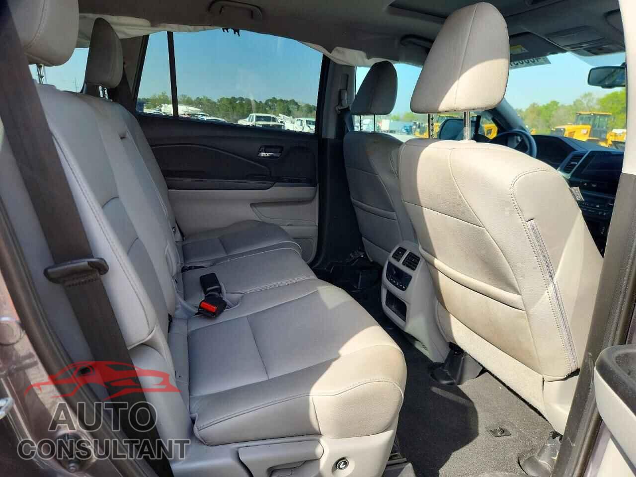 HONDA PILOT 2017 - 5FNYF5H59HB044963