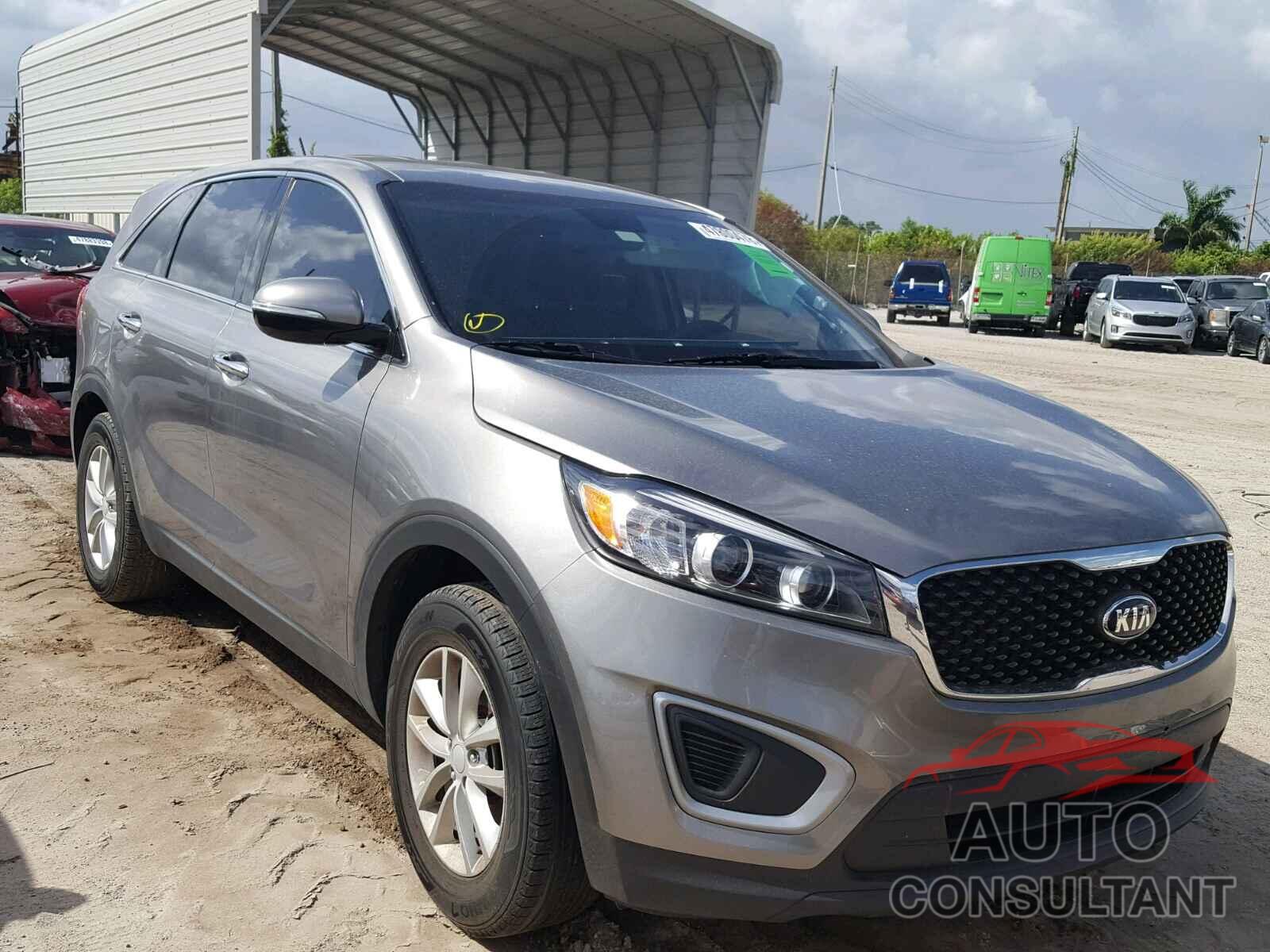 KIA SORENTO LX 2017 - 5XYPG4A37HG210823