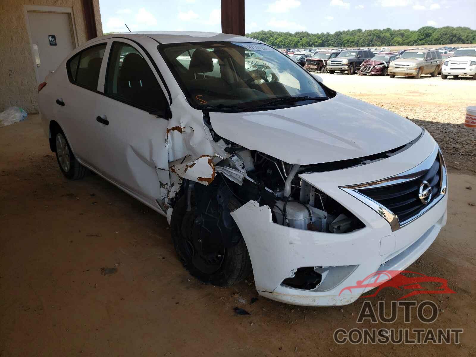 NISSAN VERSA 2018 - 3N1CN7AP9JL823987