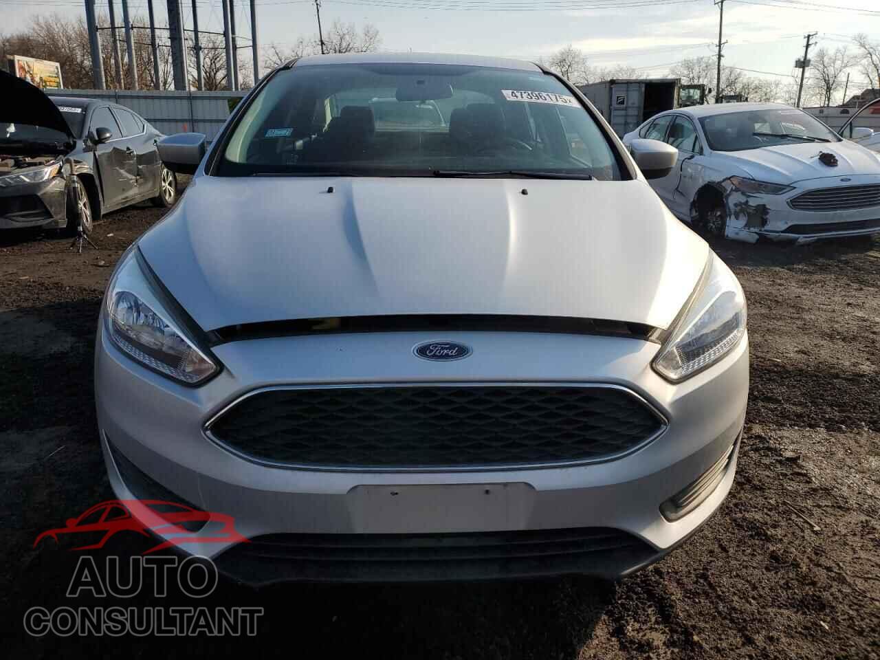 FORD FOCUS 2018 - 1FADP3F2XJL320049