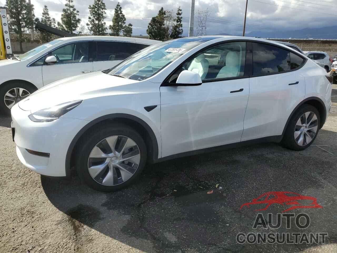TESLA MODEL Y 2023 - 7SAYGDEE1PF800458
