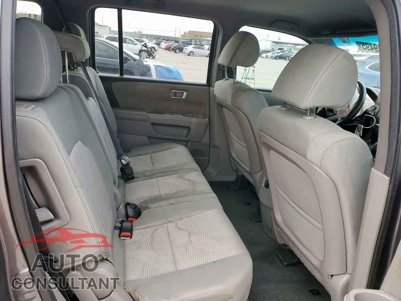 HONDA PILOT 2014 - 5FNYF3H28EB008624