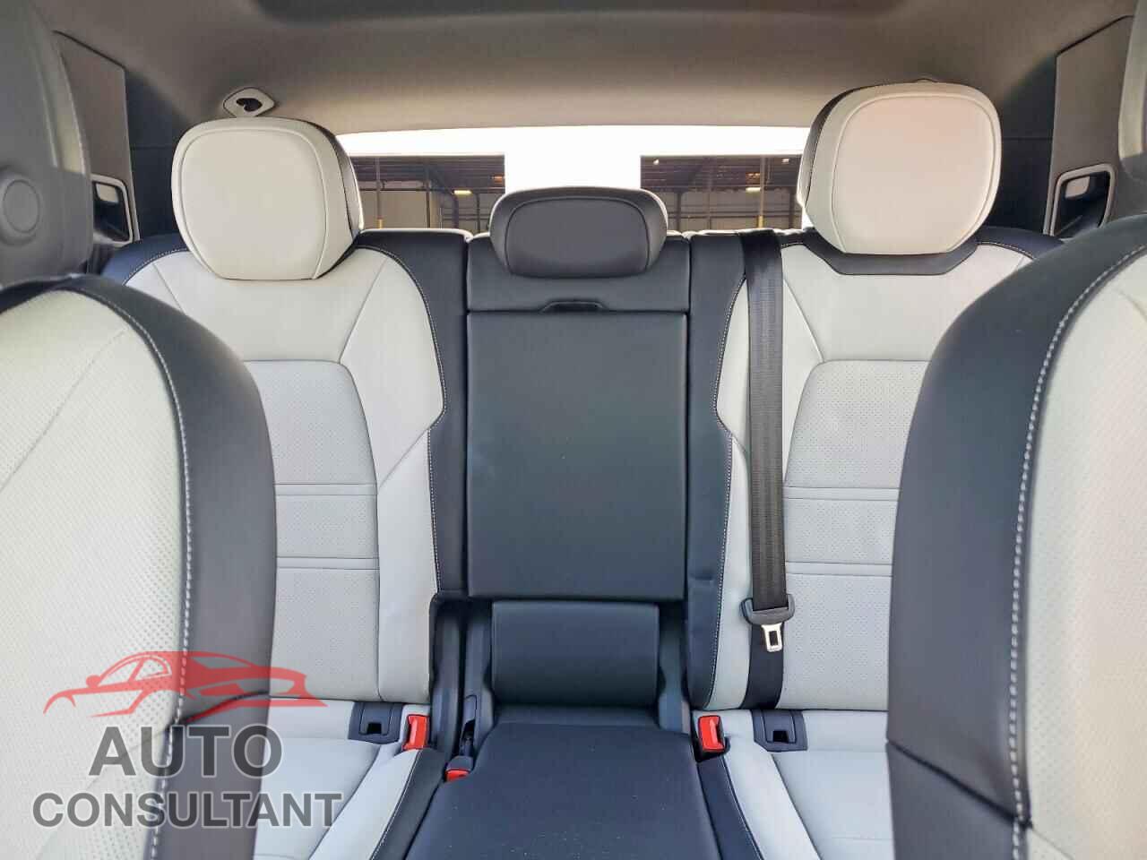 PORSCHE CAYENNE 2025 - WP1AA2AY8SDA03319