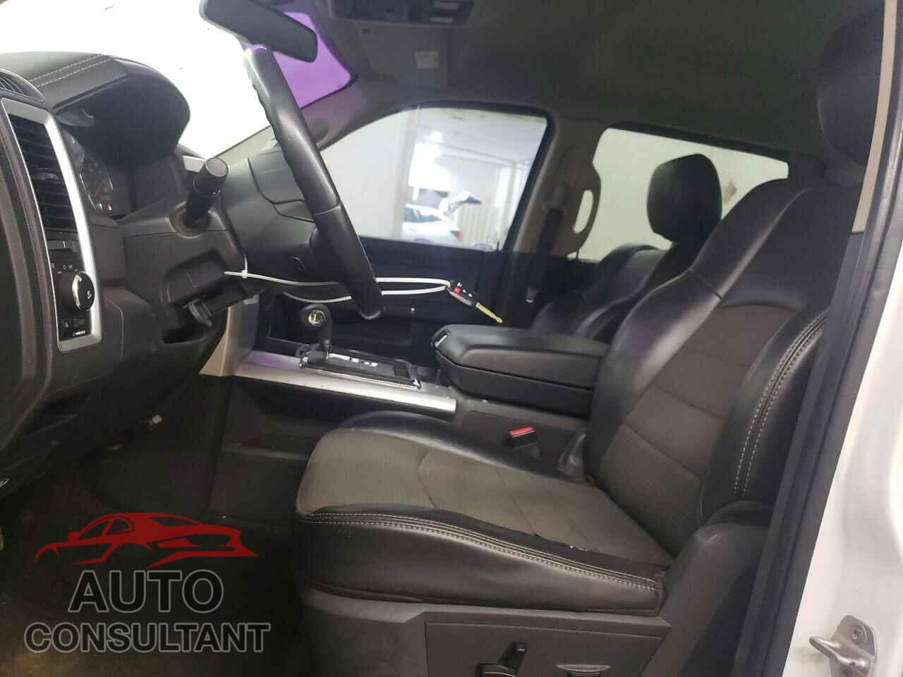 DODGE RAM 1500 2012 - 1C6RD7MT5CS184036