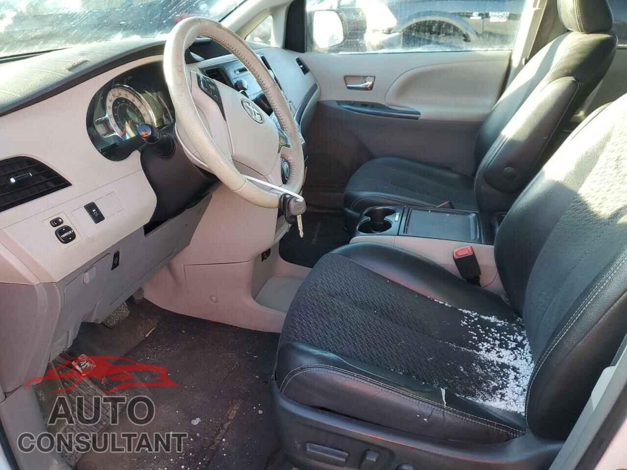 TOYOTA SIENNA 2012 - 5TDXK3DC5CS214658