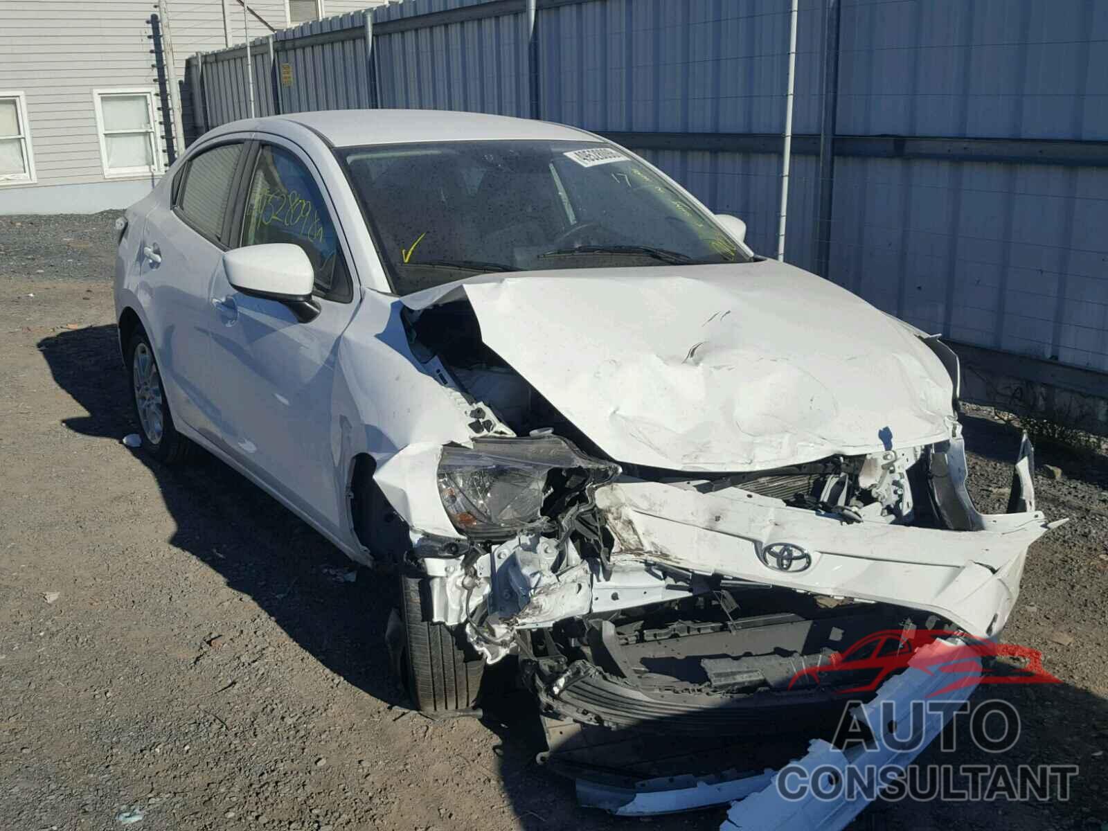 TOYOTA YARIS 2018 - 3MYDLBYV5JY324431