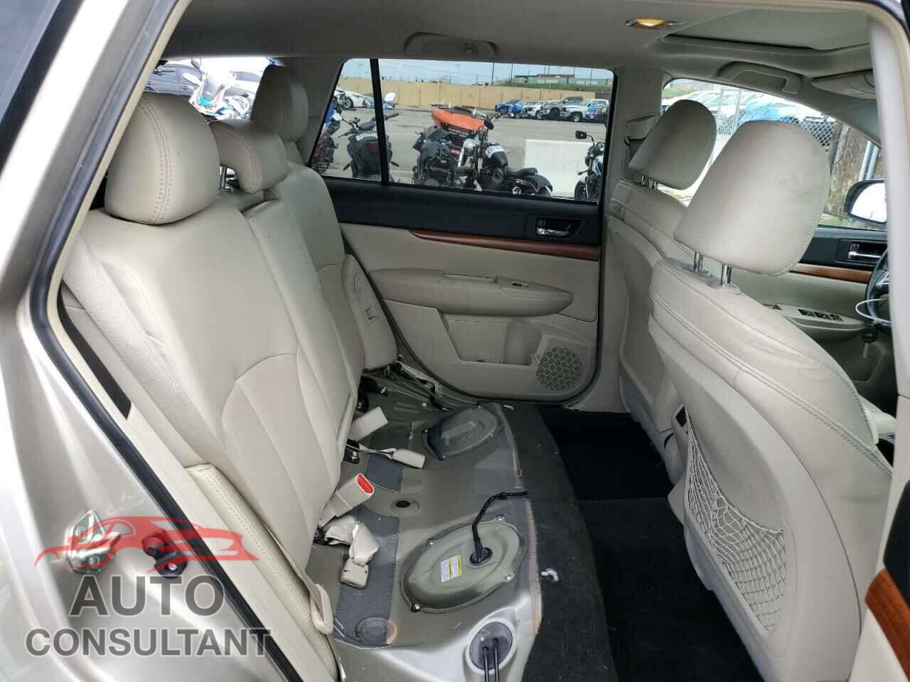 SUBARU OUTBACK 2014 - 4S4BRBLC2E3221648