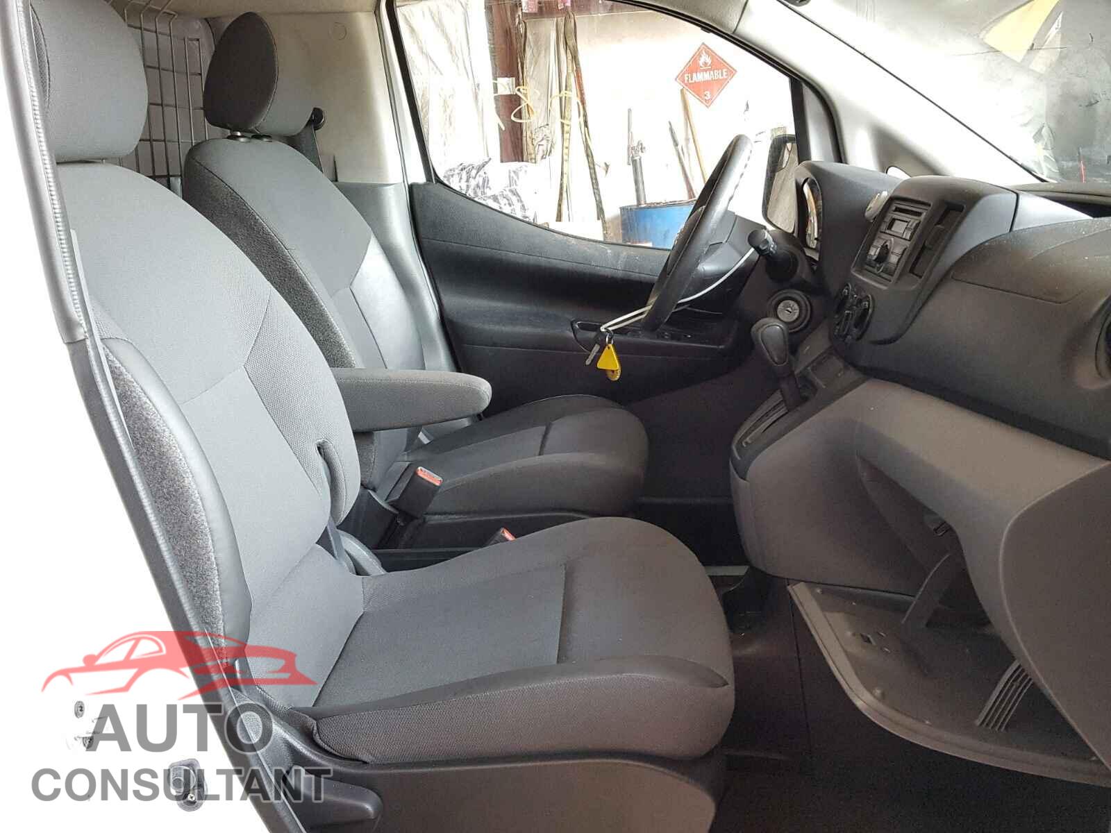 NISSAN NV 2015 - 3N6CM0KN4FK728512