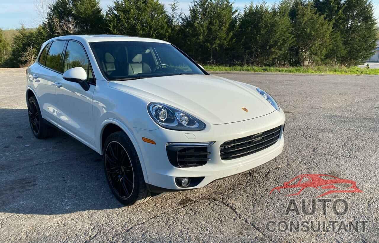 PORSCHE CAYENNE 2017 - WP1AA2A29HKA85500