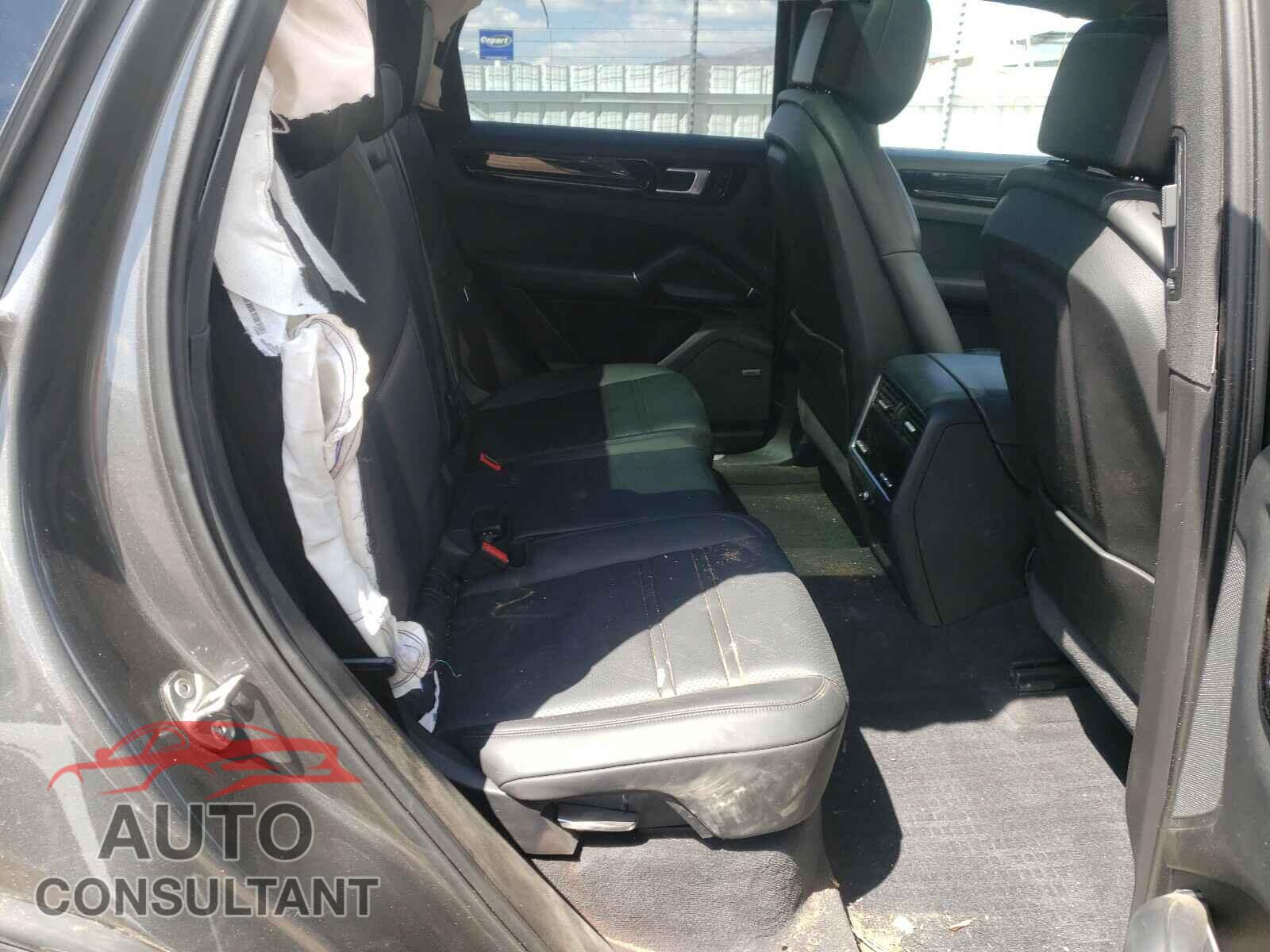 PORSCHE CAYENNE 2019 - WP1AA2AY1KDA18440
