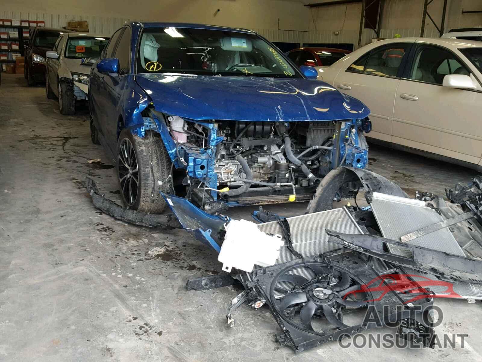 TOYOTA CAMRY 2018 - 4T1B11HK9JU031027