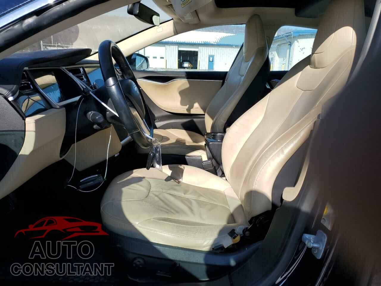TESLA MODEL S 2013 - 5YJSA1CN5DFP10005