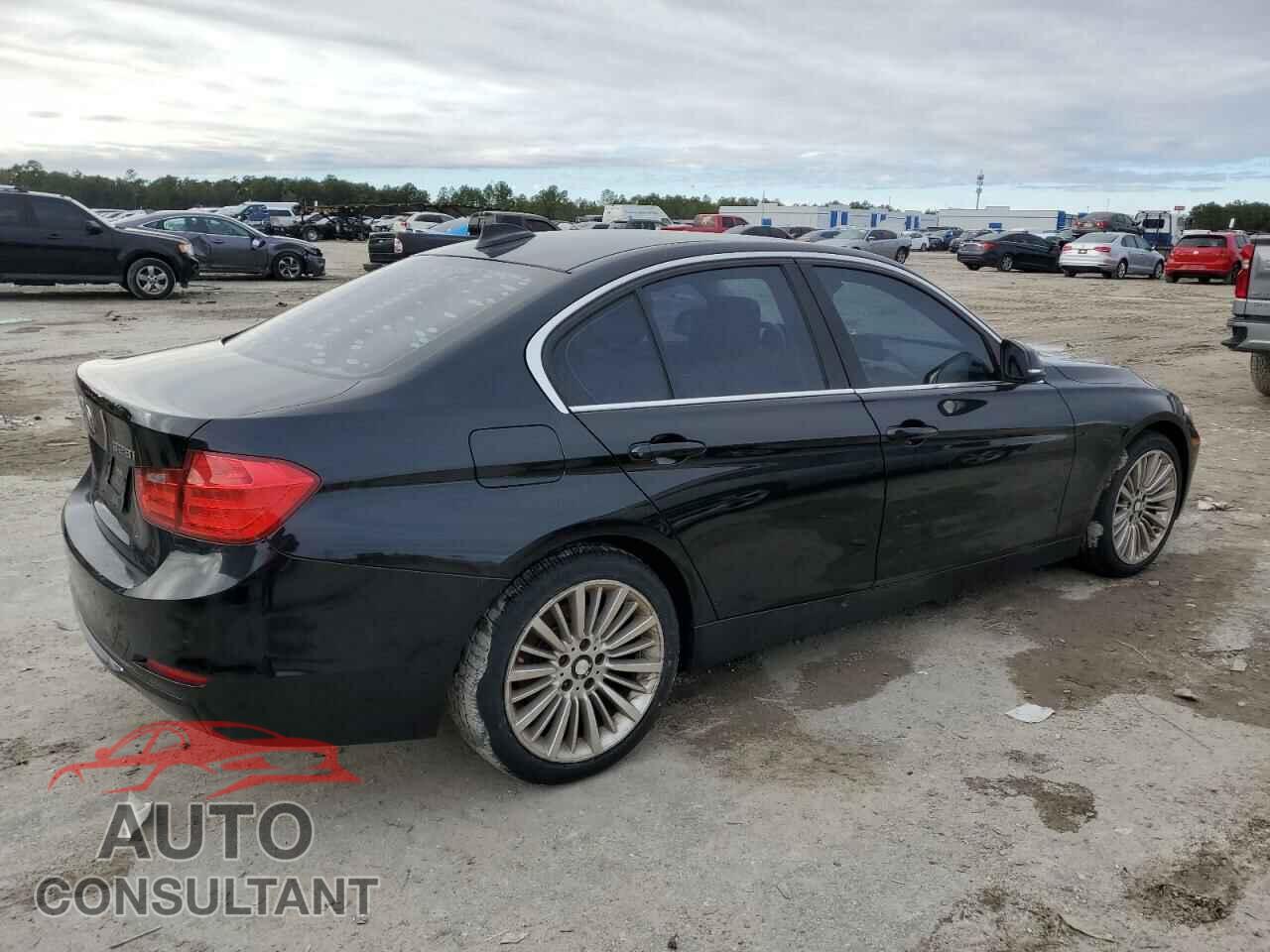BMW 3 SERIES 2013 - WBA3A5G50DNP21532