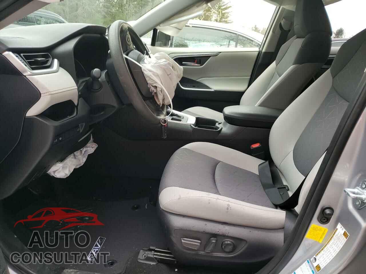 TOYOTA RAV4 2019 - JTMP1RFVXKD033599