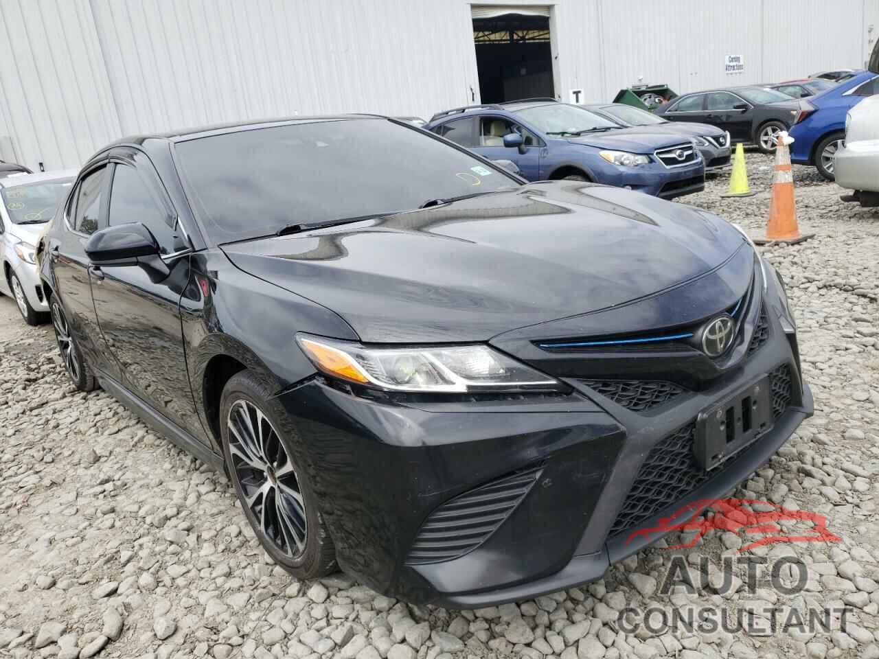 TOYOTA CAMRY 2018 - 4T1B11HK4JU523898