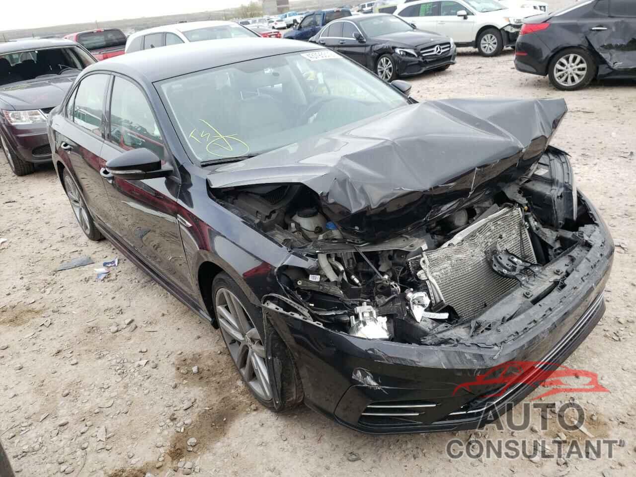 VOLKSWAGEN PASSAT 2018 - 1VWAA7A30JC046573