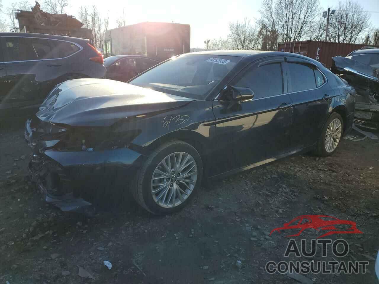TOYOTA CAMRY 2018 - 4T1B11HK4JU597449