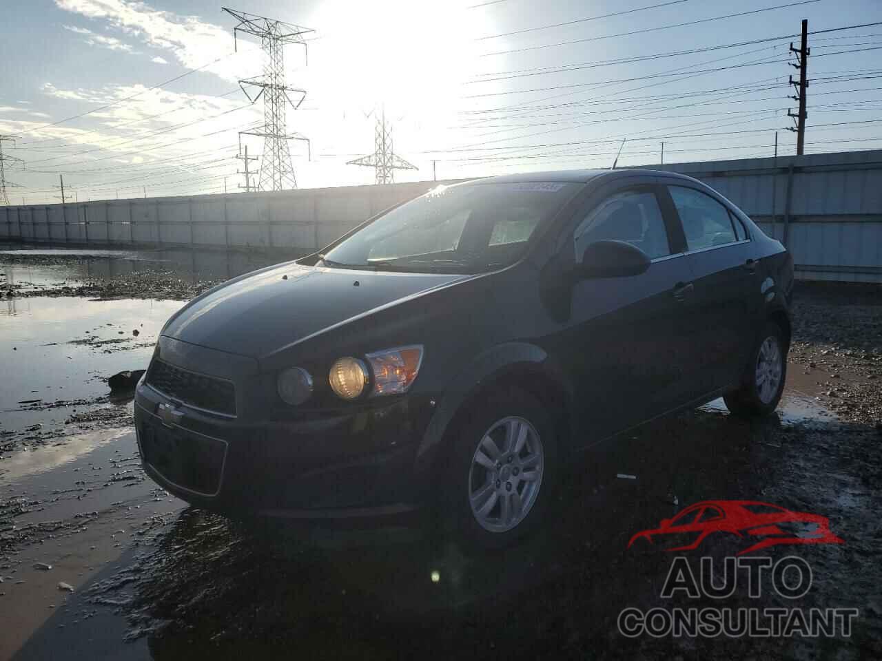 CHEVROLET SONIC 2014 - 1G1JC5SH9E4241110
