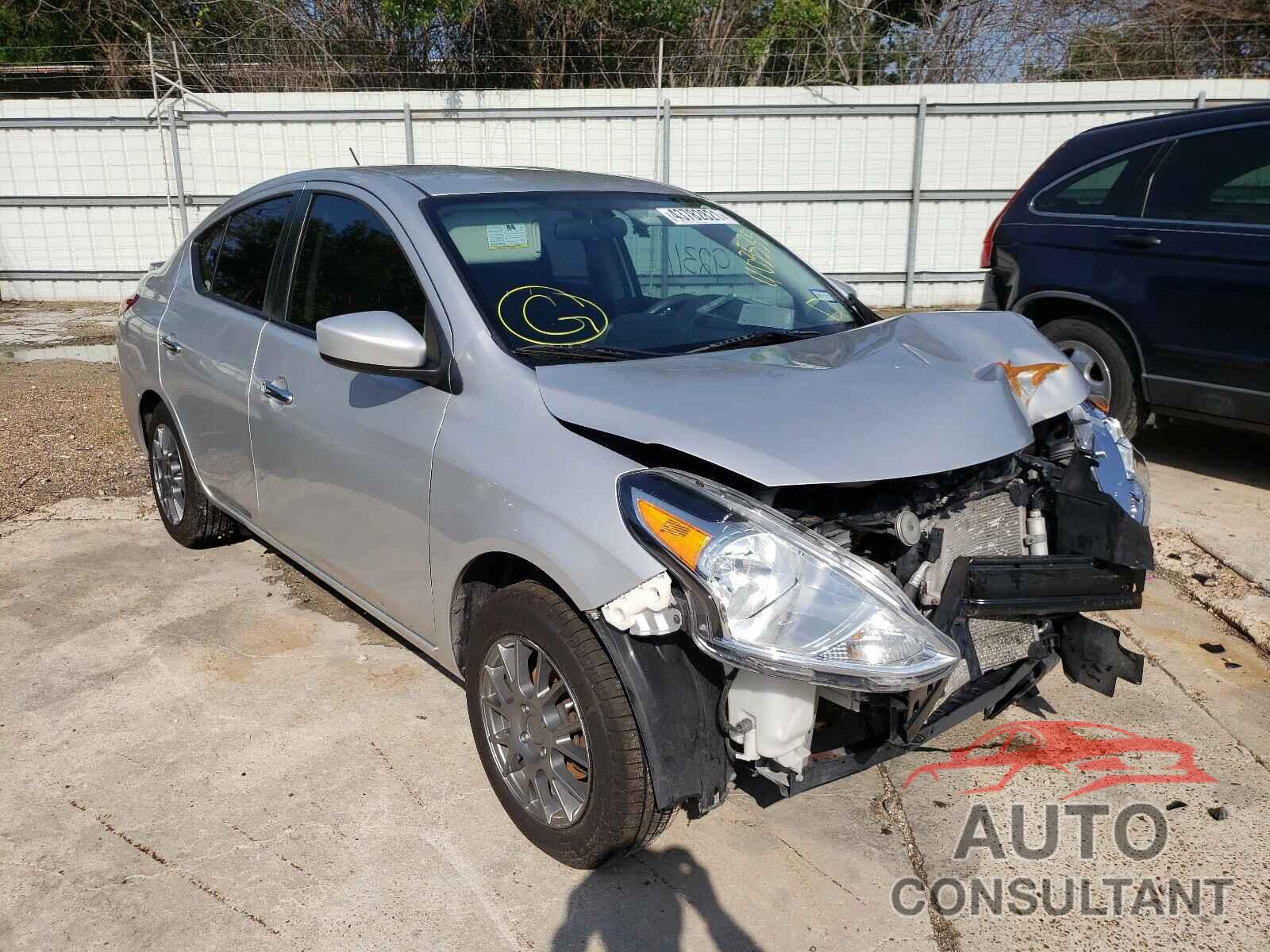 NISSAN VERSA 2018 - 3N1CN7AP3JK403535