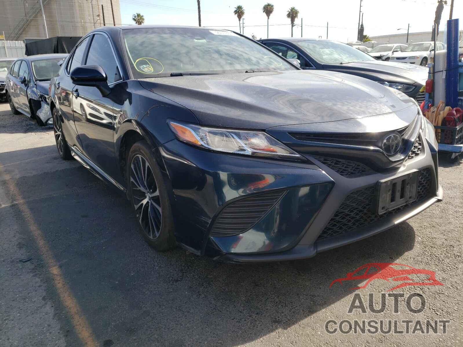 TOYOTA CAMRY 2018 - 4T1B11HK5JU633262