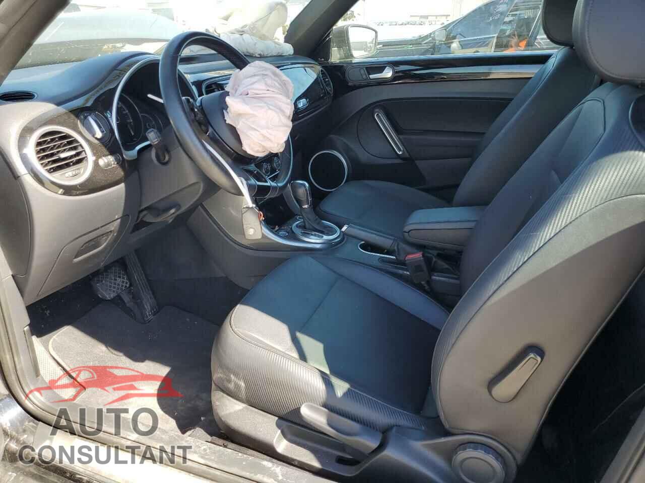VOLKSWAGEN BEETLE 2017 - 3VW517AT5HM800982