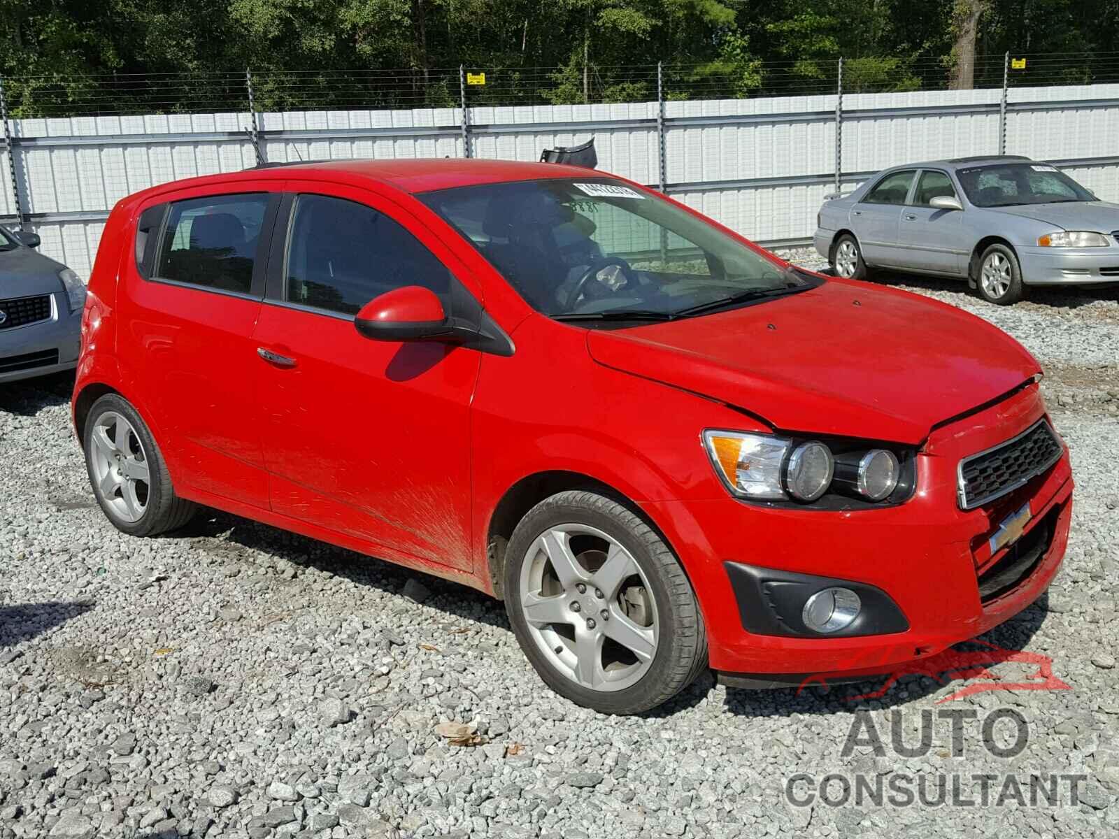 CHEVROLET SONIC 2015 - 1G1JE6SB5F4145455