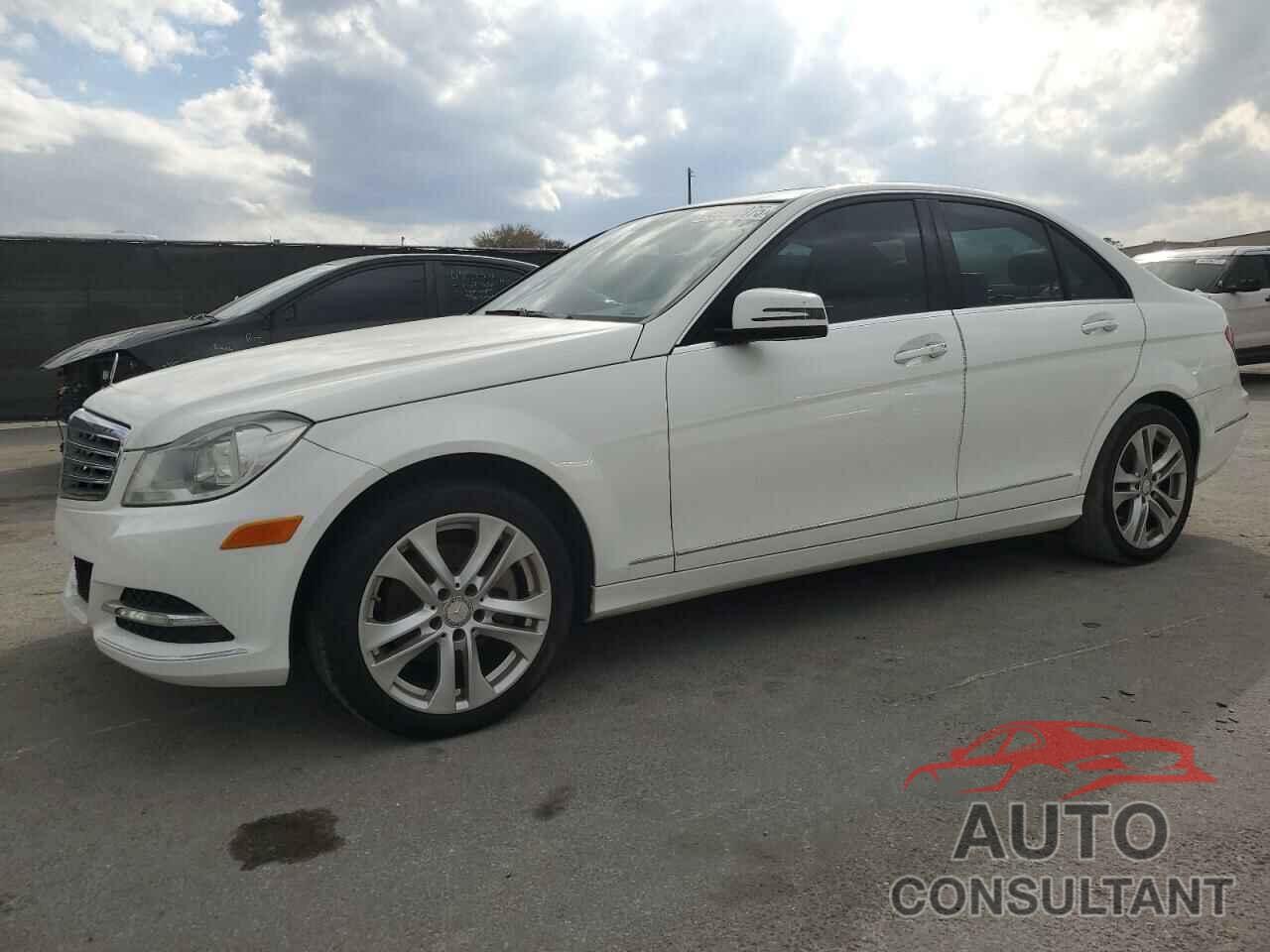 MERCEDES-BENZ C-CLASS 2014 - WDDGF4HB2ER305907