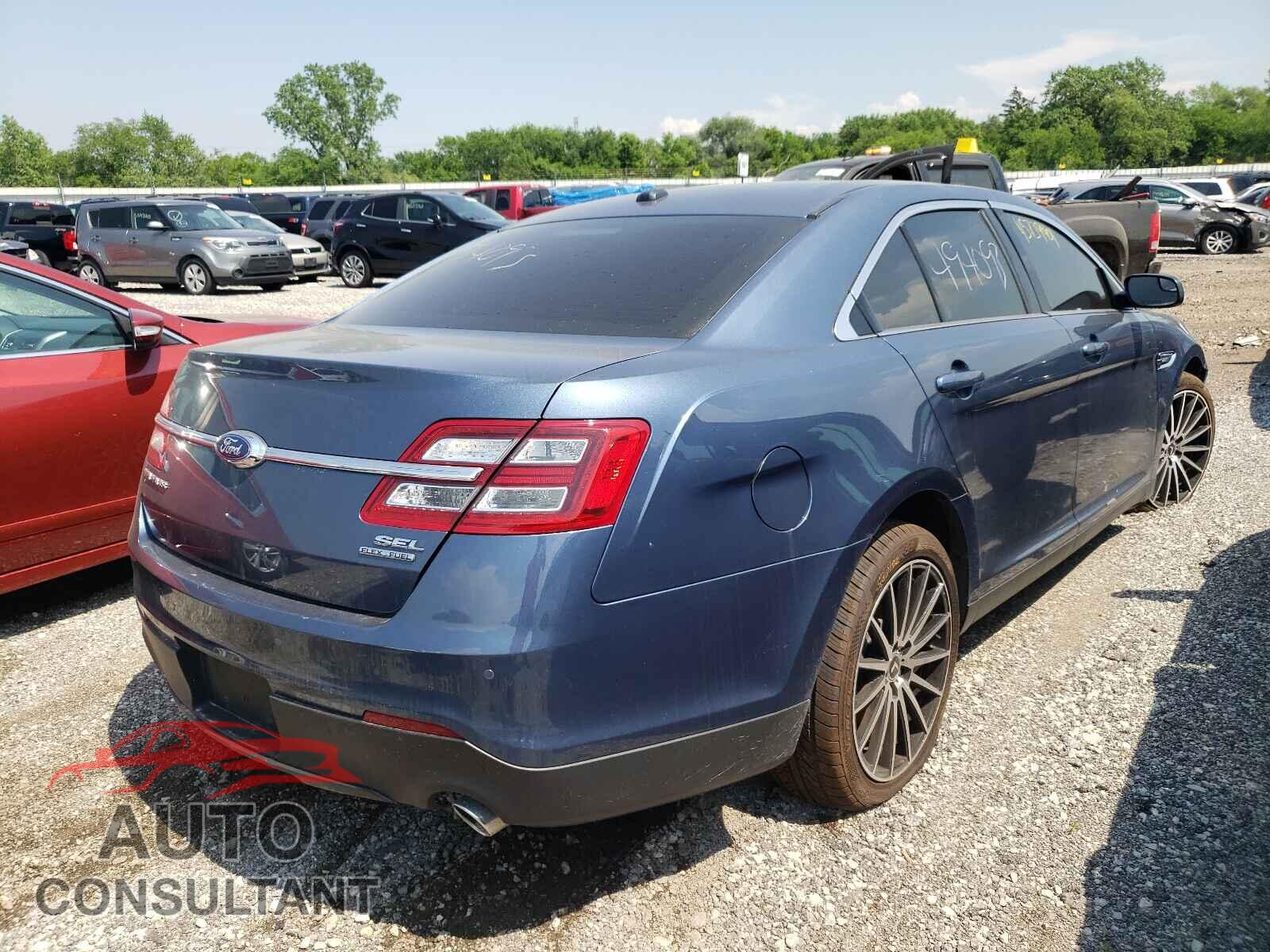FORD TAURUS 2018 - 1FAHP2E82JG111267