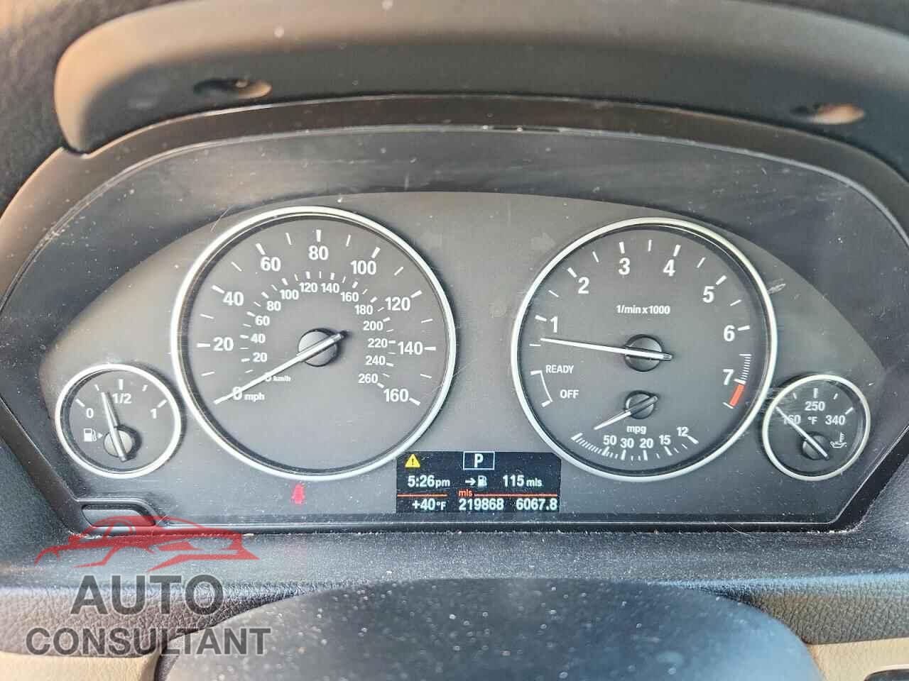 BMW 3 SERIES 2013 - WBA3C3C54DF979244