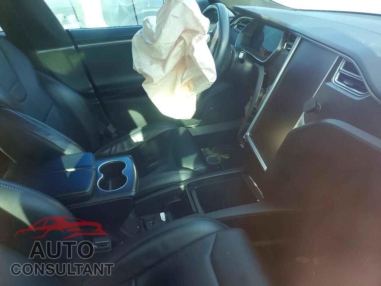 TESLA MODEL S 2017 - 5YJSA1E20HF208740