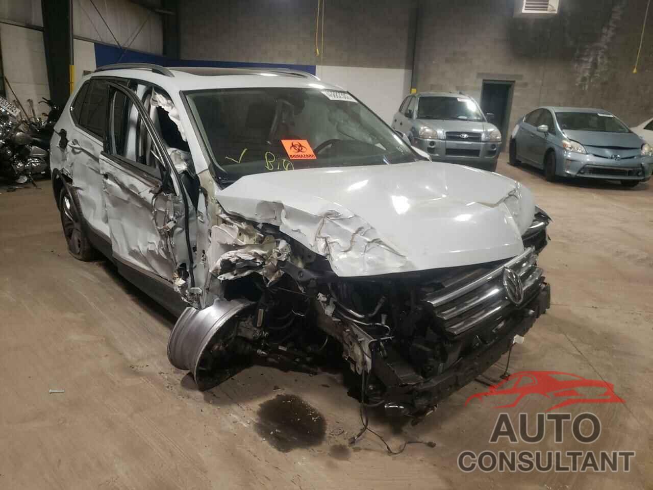 VOLKSWAGEN TIGUAN 2018 - 3VV4B7AX7JM197457