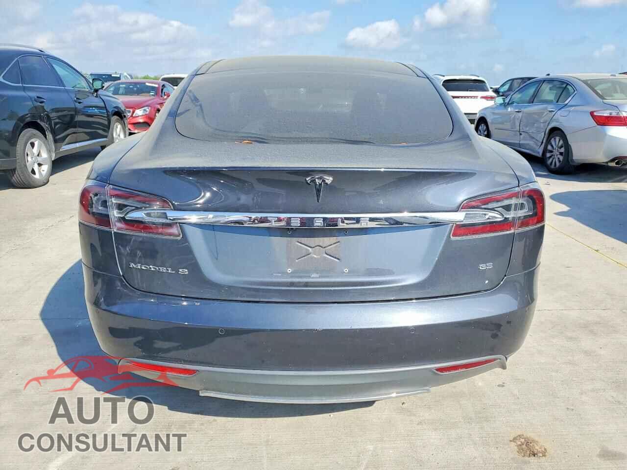 TESLA MODEL S 2015 - 5YJSA1E11FF110532
