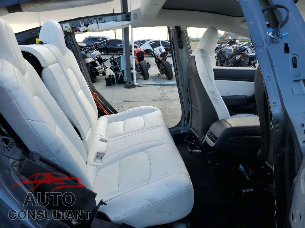 TESLA MODEL 3 2020 - 5YJ3E1EAXLF662213