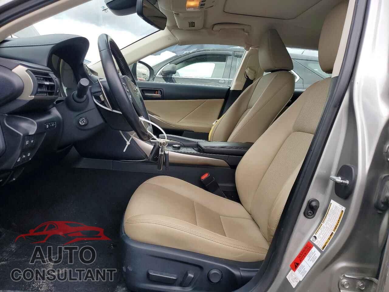 LEXUS IS 2019 - JTHC81D24K5037595
