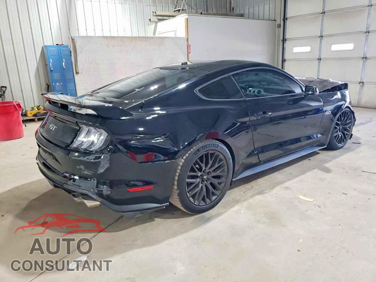 FORD MUSTANG 2019 - 1FA6P8CF8K5198889