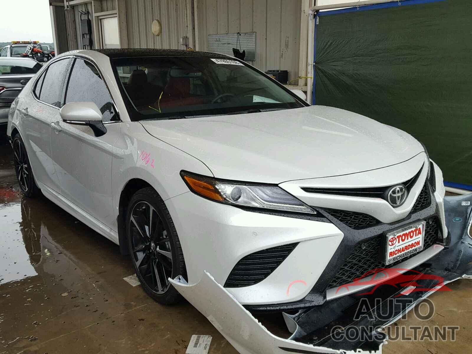 TOYOTA CAMRY 2018 - 4T1B61HK4JU148032