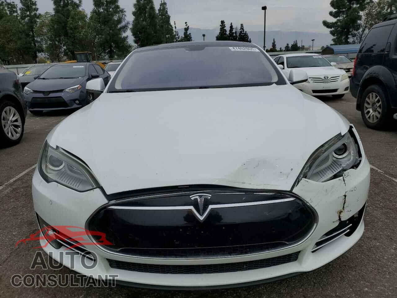 TESLA MODEL S 2013 - 5YJSA1DP8DFP16316