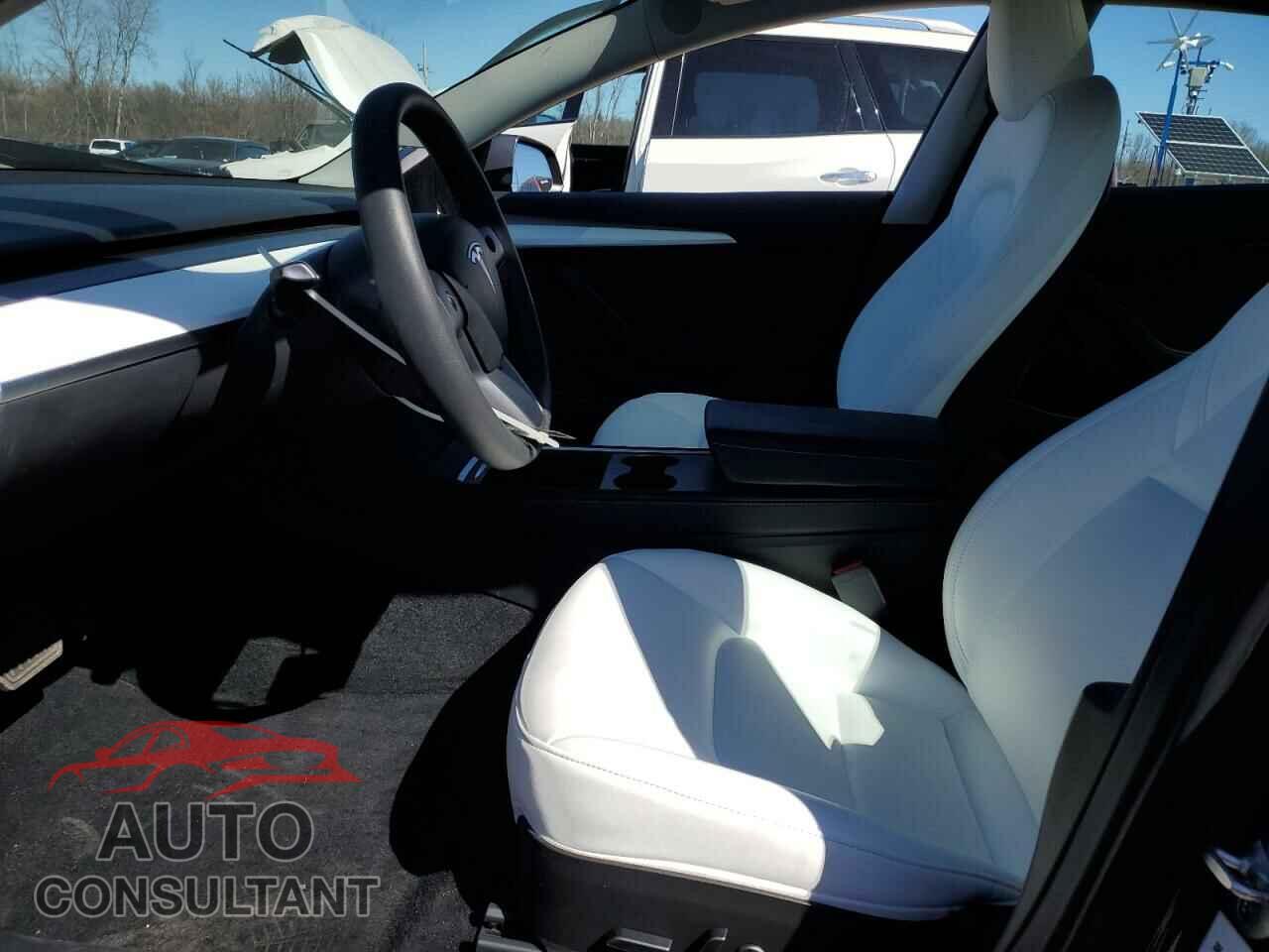 TESLA MODEL 3 2023 - 5YJ3E1EA7PF696177