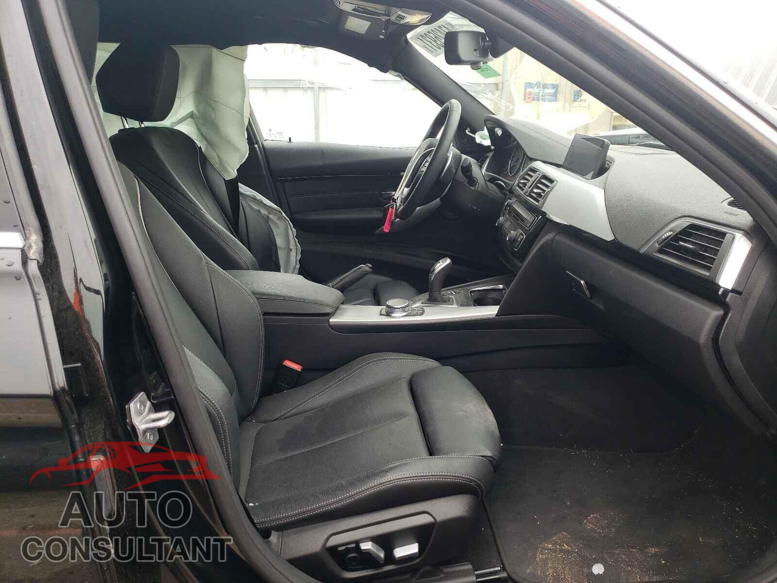 BMW 3 SERIES 2018 - WBA8D9C57JA614202