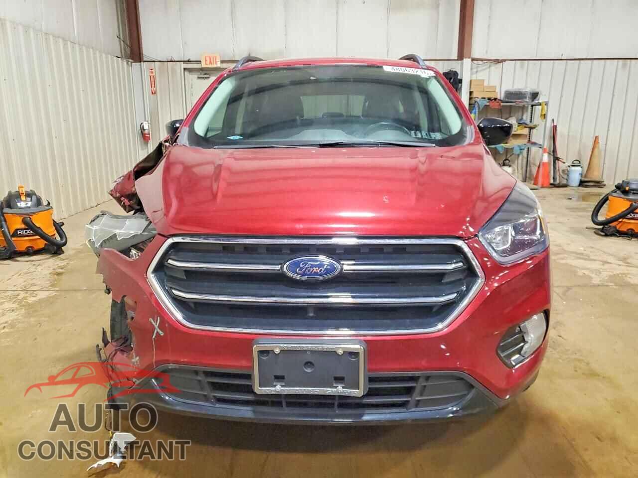 FORD ESCAPE 2017 - 1FMCU9GD9HUD47664