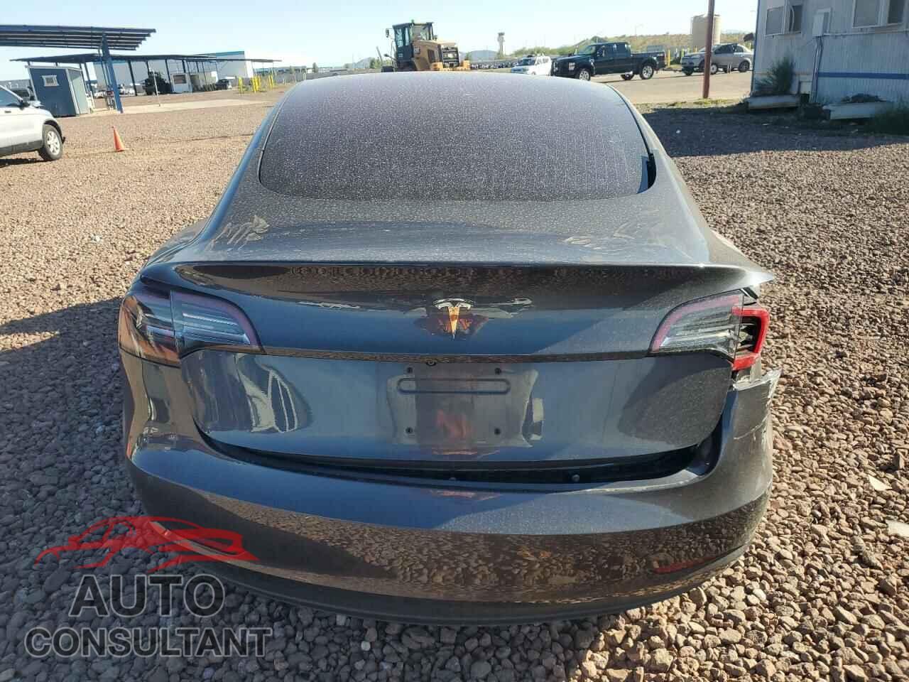 TESLA MODEL 3 2018 - 5YJ3E1EA4JF010765