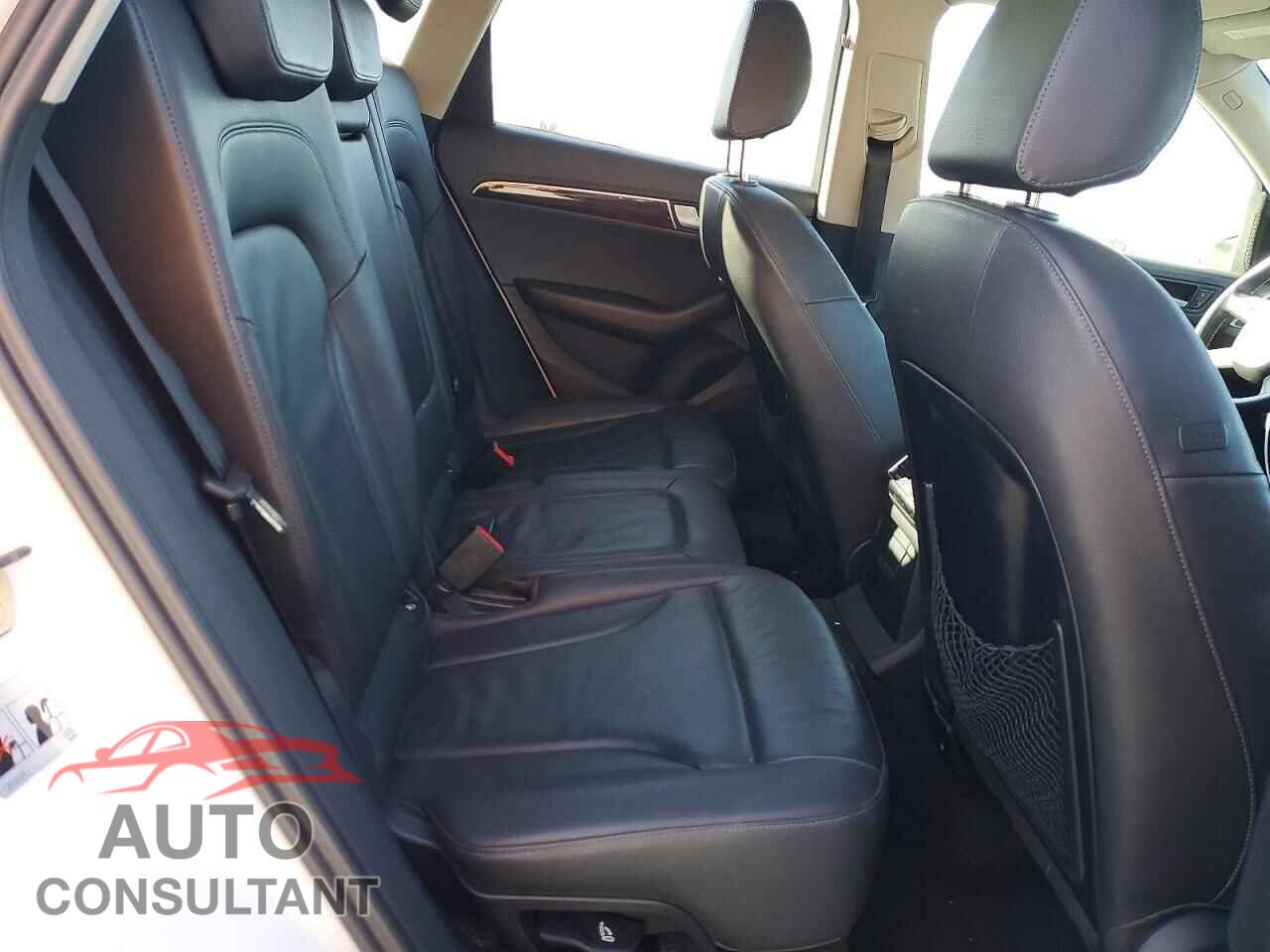 AUDI Q5 2010 - WA1LKAFP2AA044377
