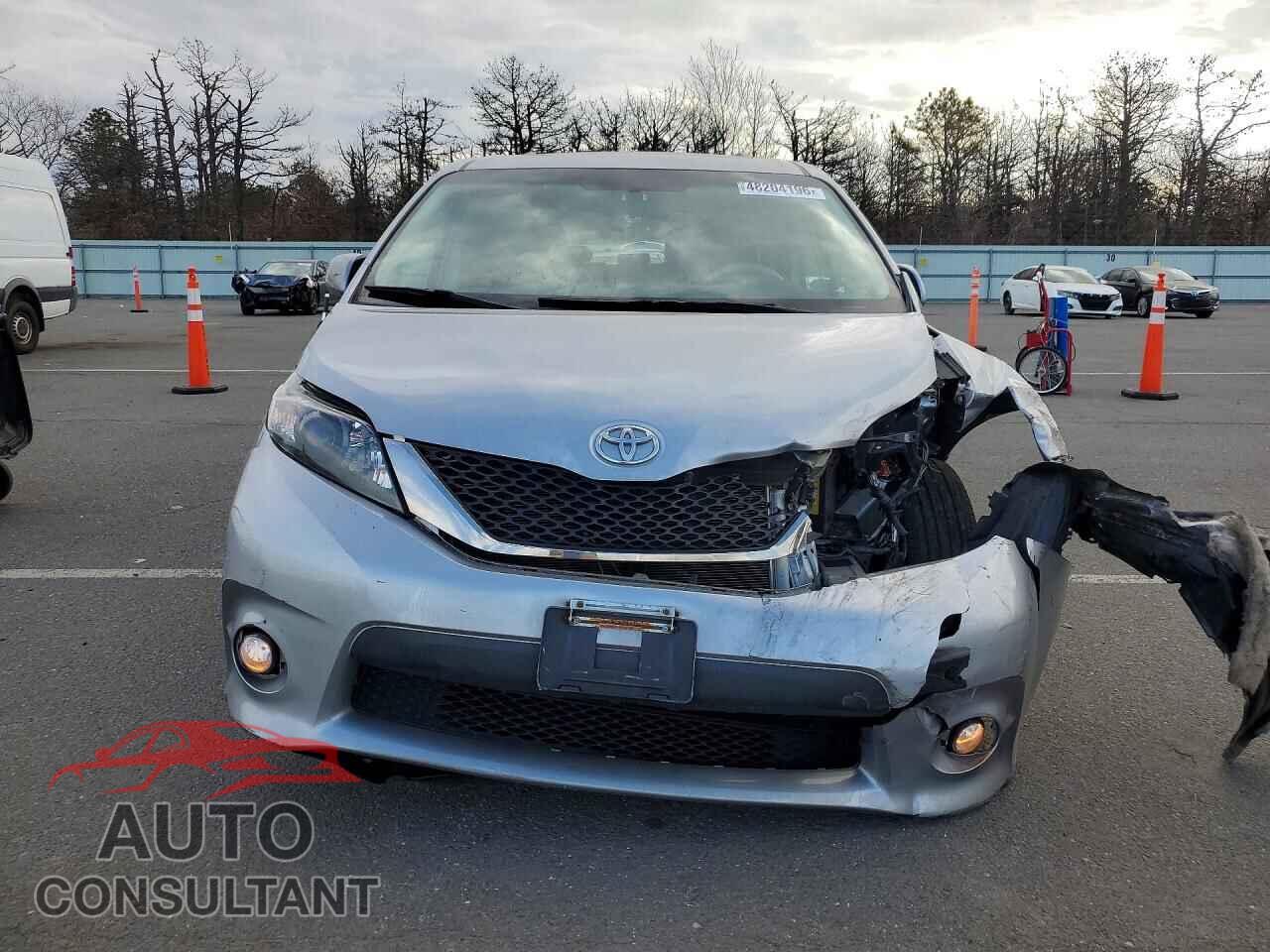 TOYOTA SIENNA 2011 - 5TDXK3DC3BS068808
