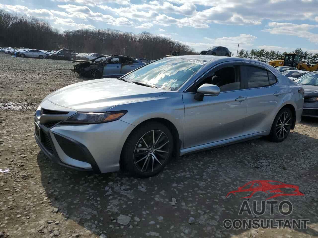 TOYOTA CAMRY 2022 - 4T1G11AK8NU713841