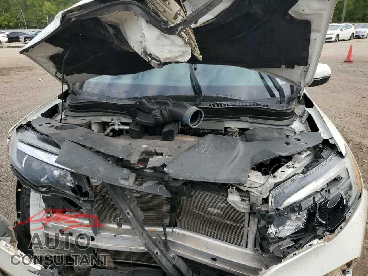HONDA PILOT 2018 - 5FNYF5H94JB007697