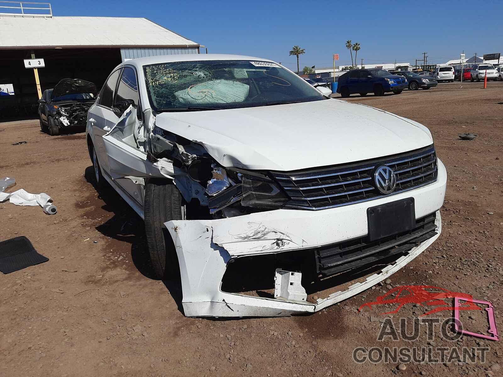 VOLKSWAGEN PASSAT 2017 - 1VWAT7A36HC017096