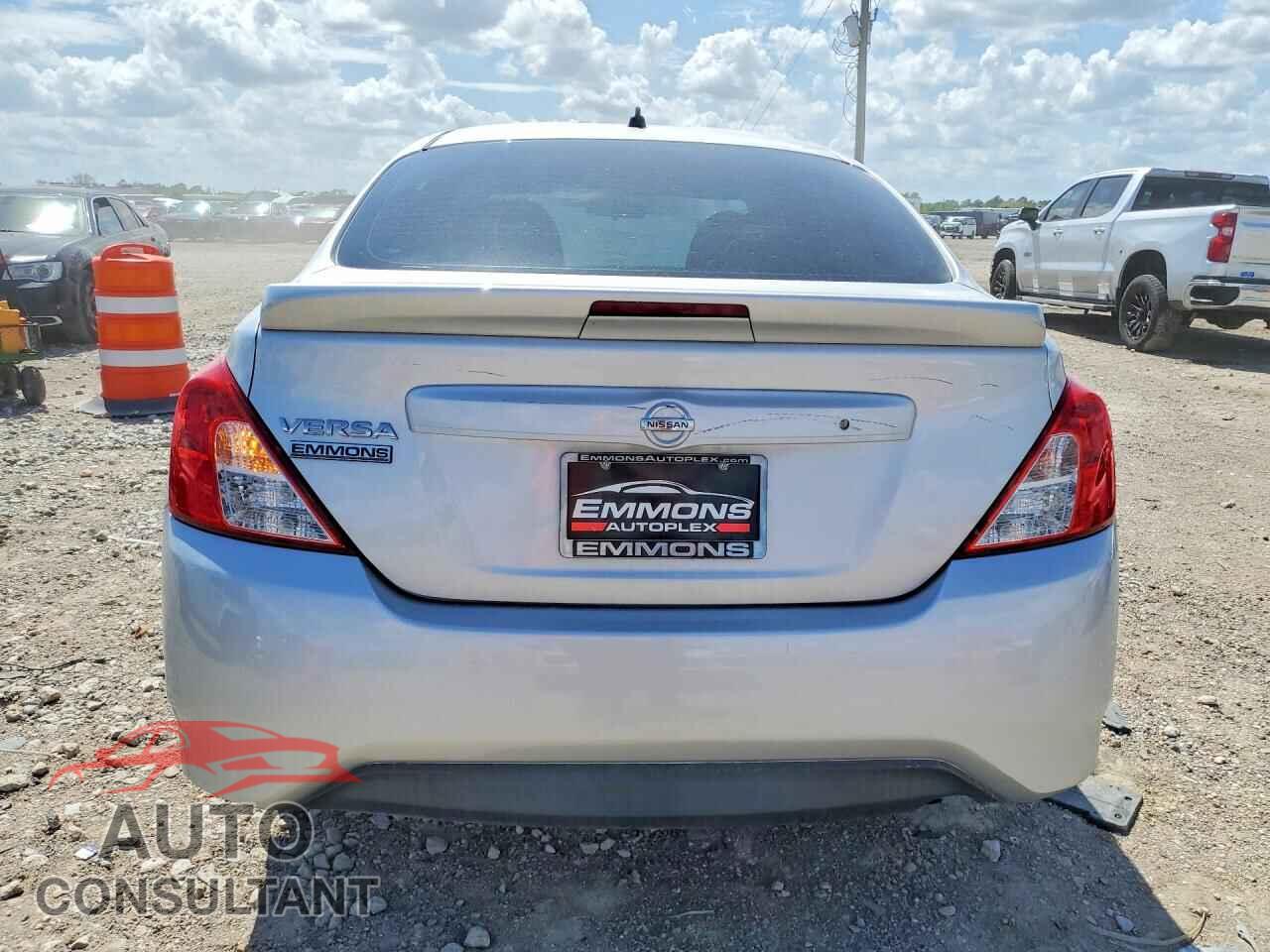 NISSAN VERSA 2017 - 3N1CN7AP3HL898064