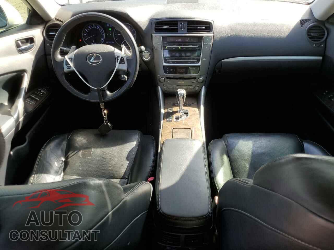 LEXUS IS 2011 - JTHBF5C21B5153704